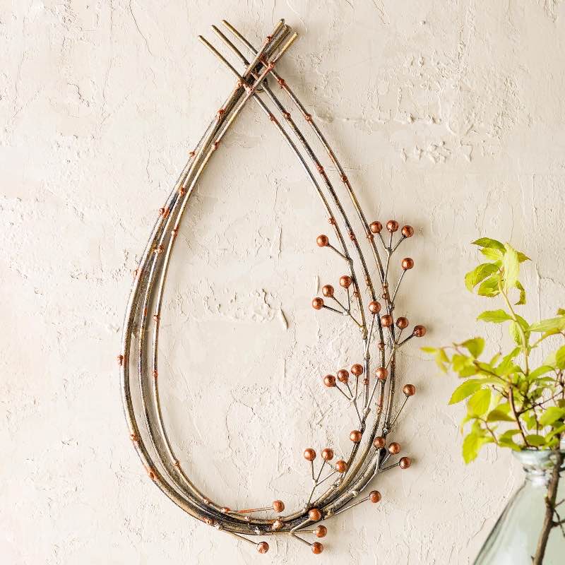 Metal Teardrop Berry Wreath