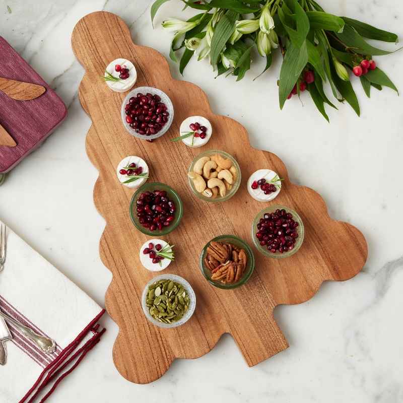 Acacia Wood Large Scalloped Tree Cutting Board