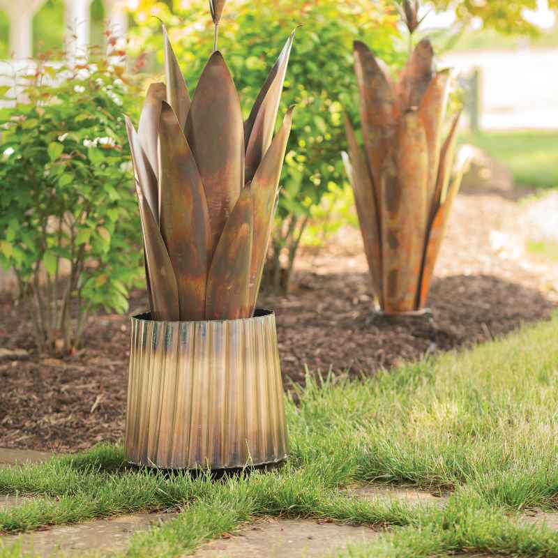 Set of 2 Metallic Iron Ribbed Planters
