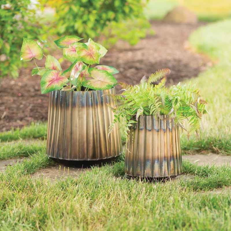 Set of 2 Metallic Iron Ribbed Planters