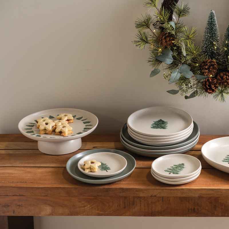 Pacifica Christmas Tree Footed Plate
