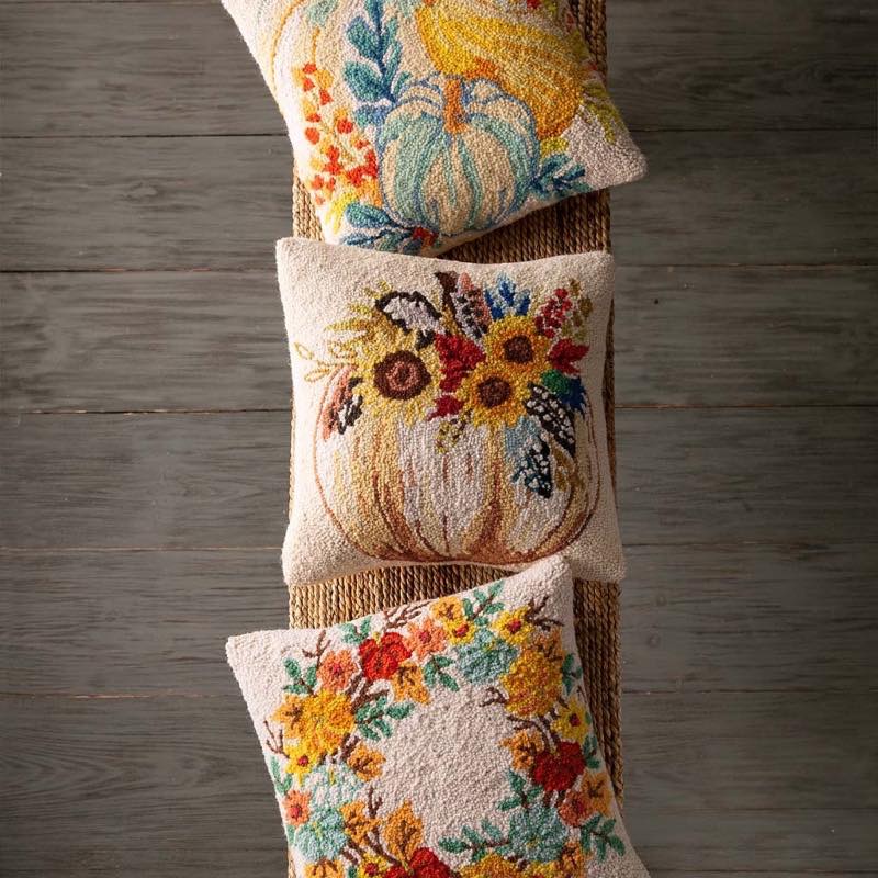 Pumpkin Wreath Hand-Hooked Wool Decorative Throw Pillow, 16