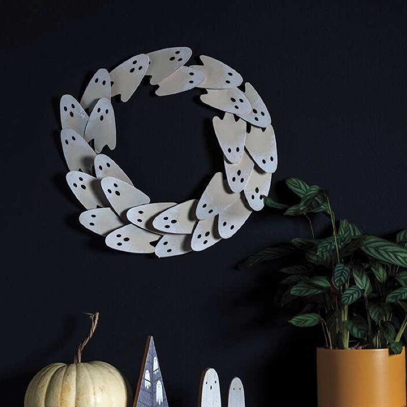 Painted Metal Halloween Ghost Wreath