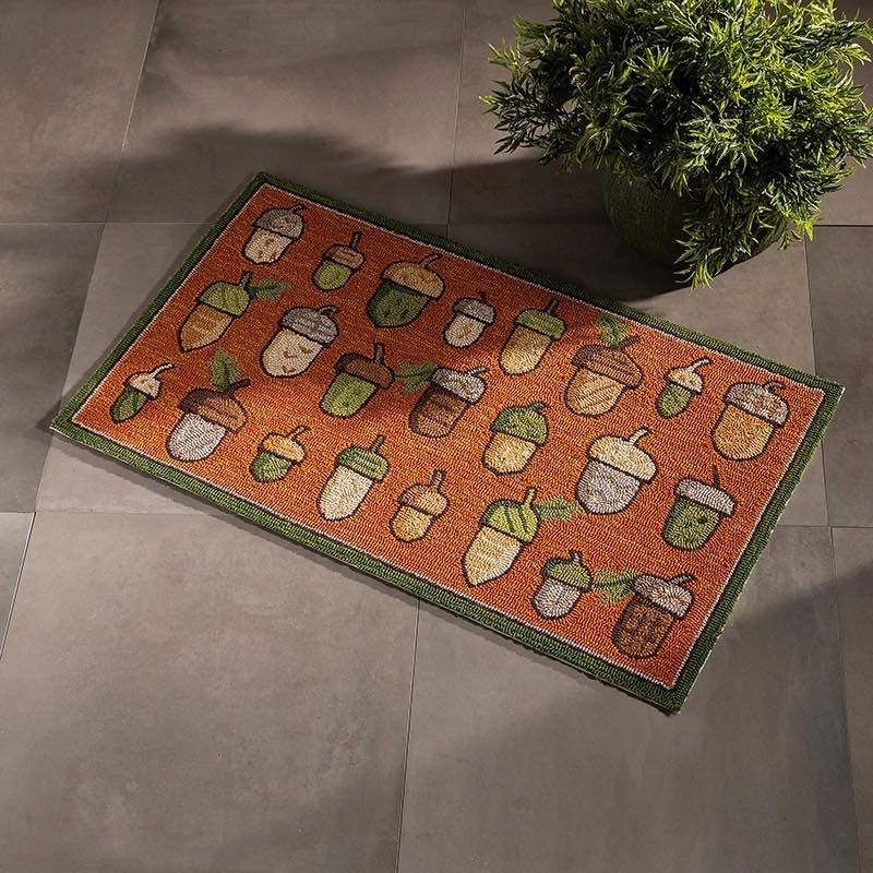 Indoor/Outdoor Acorn Hooked Polypropylene Accent Rug